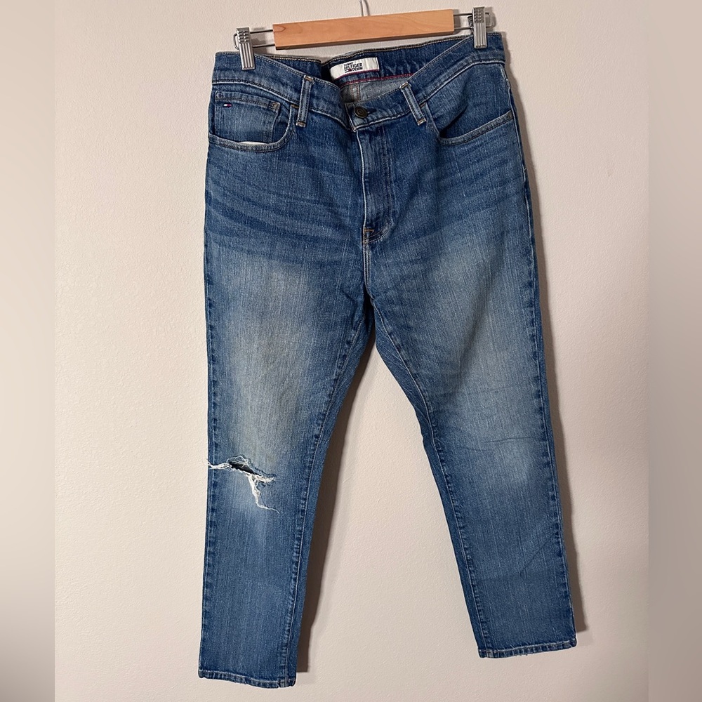 Tommy Hilfiger women’s Distressed Blue Slim straight jeans size 34/30